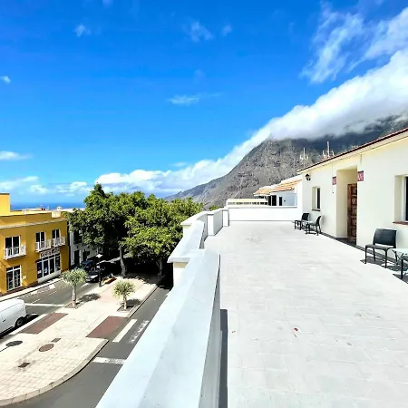 Studio Apartment, Freewifi, Great View From Terrace 弗龙特拉