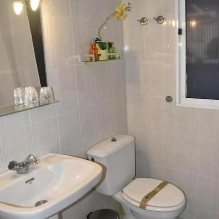 Studio Apartment, Freewifi, Great View From Terrace 弗龙特拉