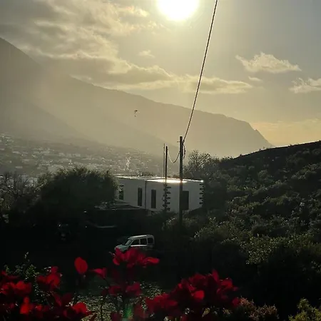 Studio Apartment, Freewifi, Great View From Terrace Frontera